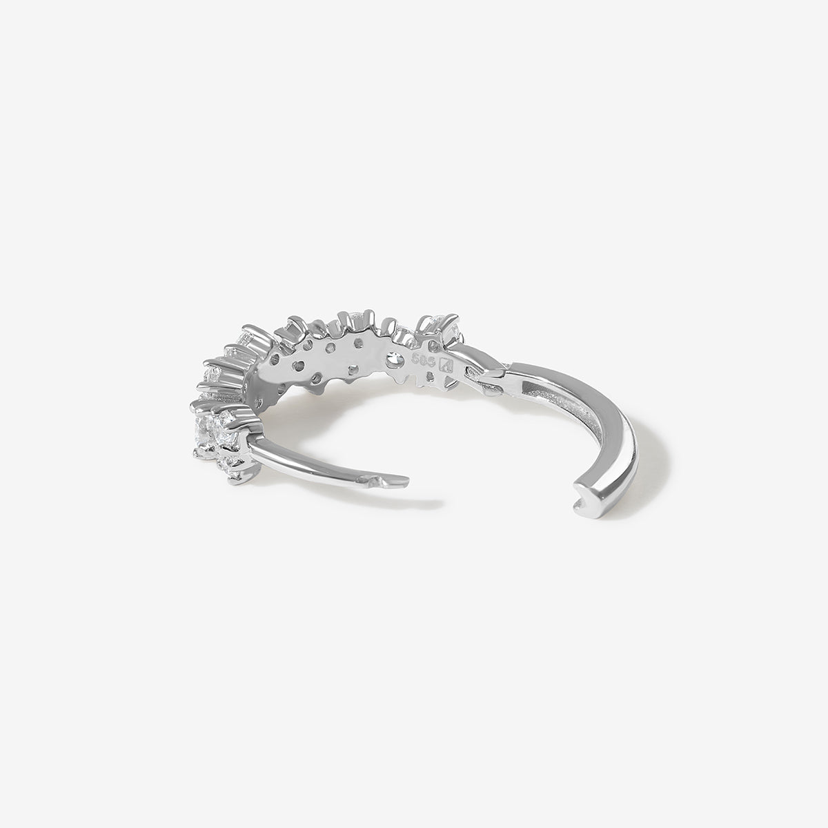 Ooyu hoop earring